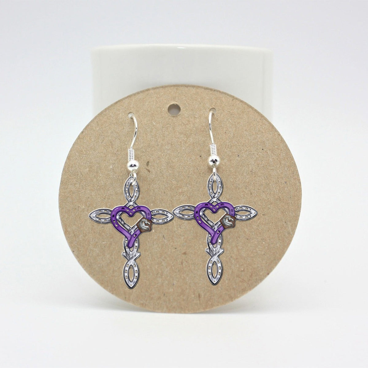 Rustikales Hufeisenkreuz – personalisierte Pferdeohrringe