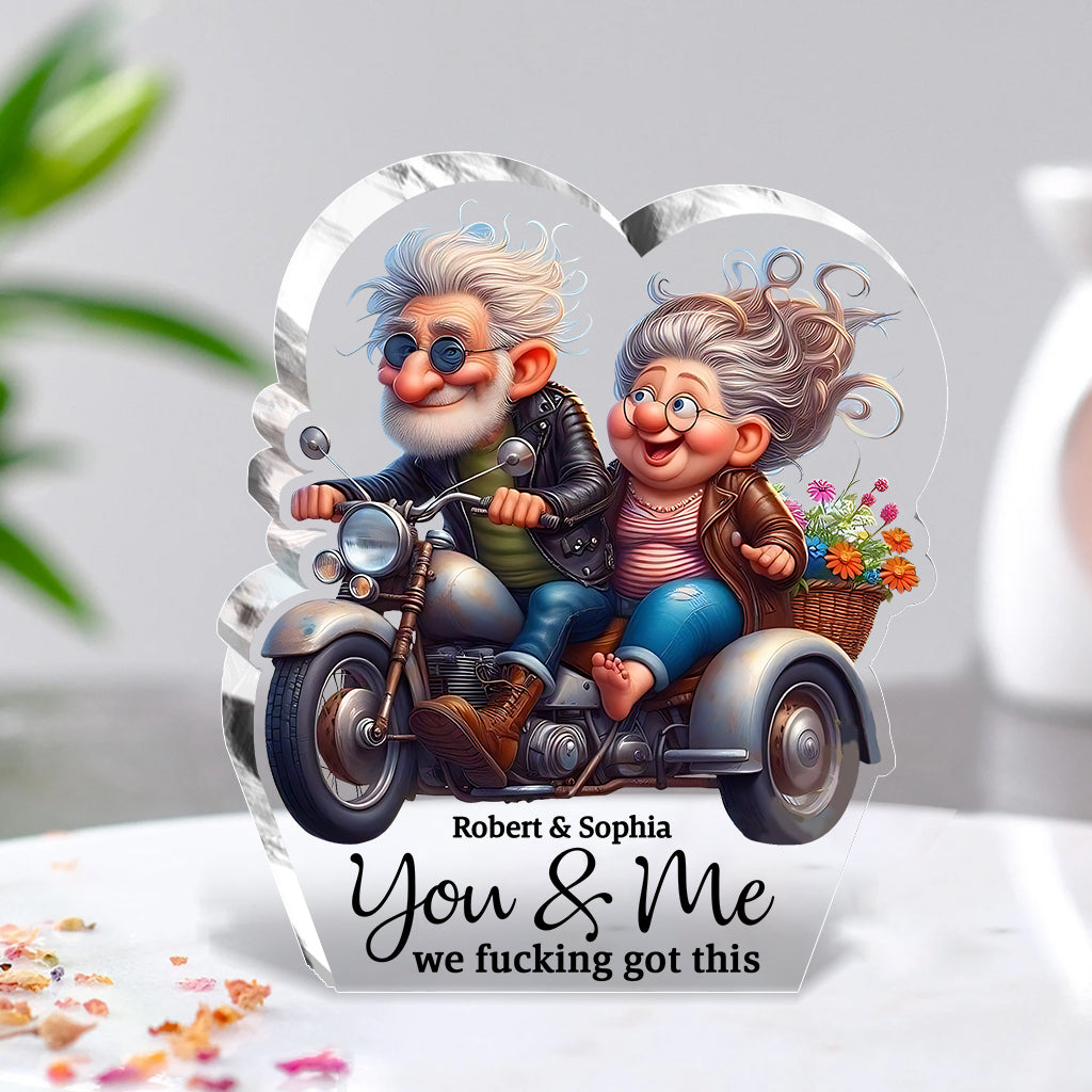 Romantische Liebe – Personalisierte Acrylplakette in Bikerform