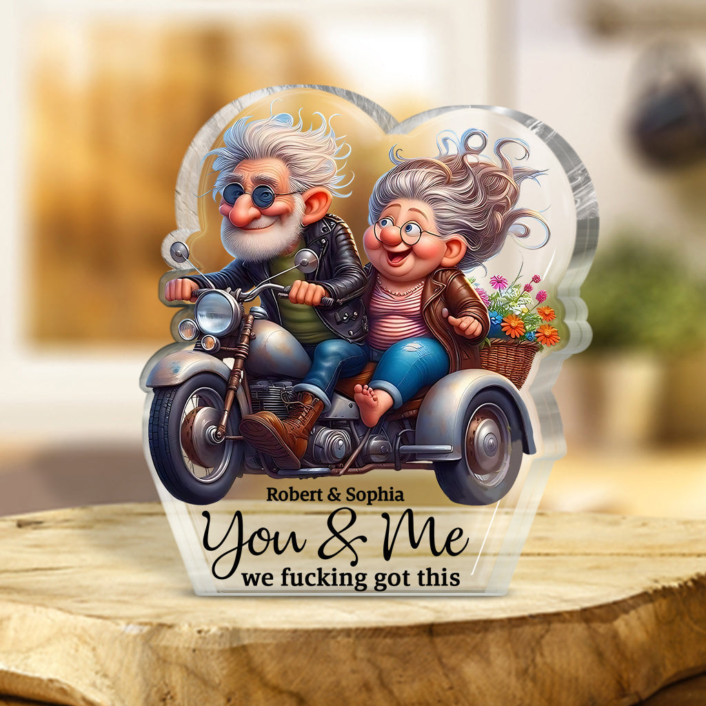 Romantische Liebe – Personalisierte Acrylplakette in Bikerform