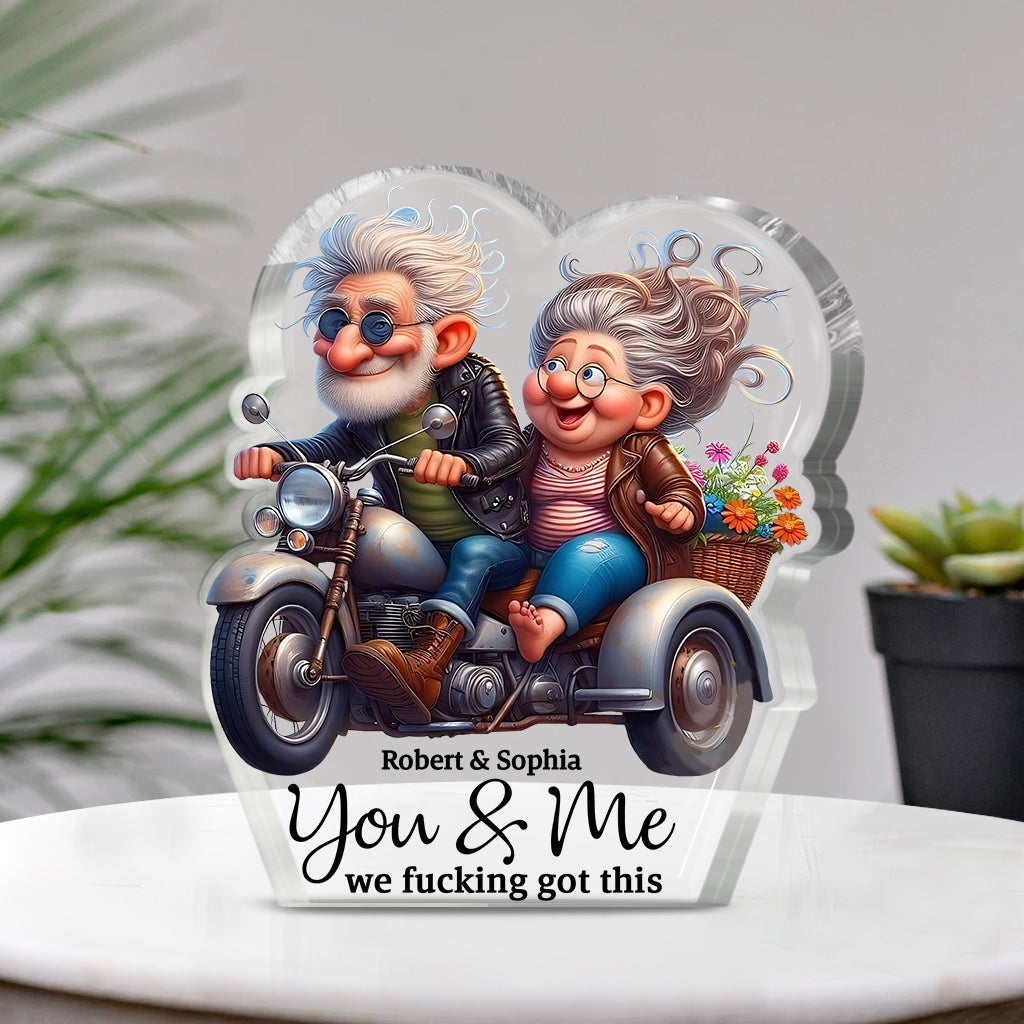 Romantische Liebe – Personalisierte Acrylplakette in Bikerform