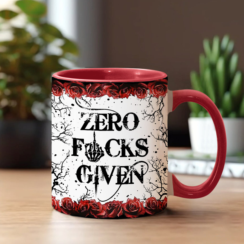Totenkopf und rote Rosen – Personalisierte Tasse mit Totenkopf-Akzent
