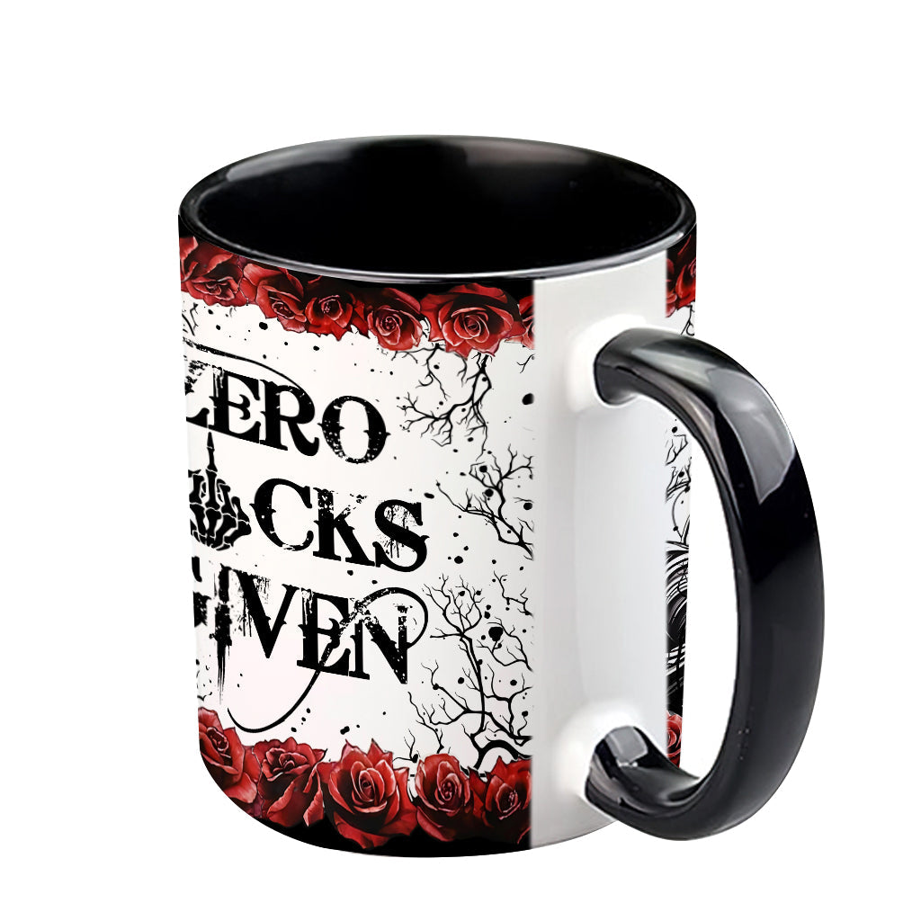 Totenkopf und rote Rosen – Personalisierte Tasse mit Totenkopf-Akzent