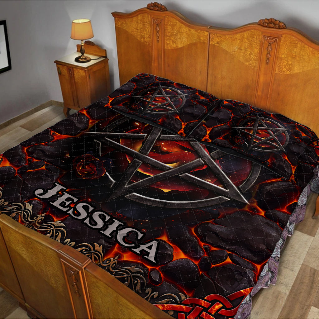 Vulkanisches Pentagramm – Personalisiertes Hexen-Quilt-Set
