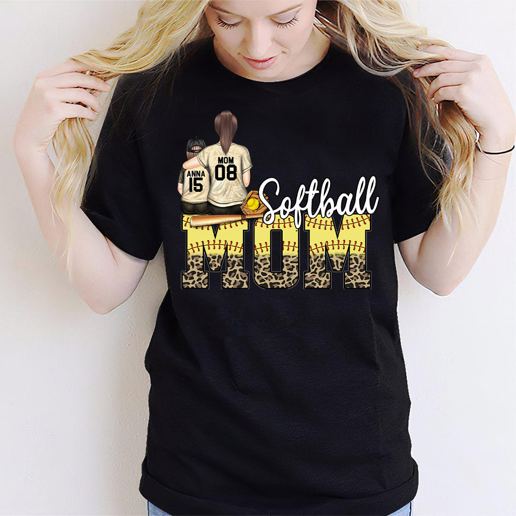 Softball-Mama – Softball-Geschenk für Mama – Personalisiertes T-Shirt und Hoodie