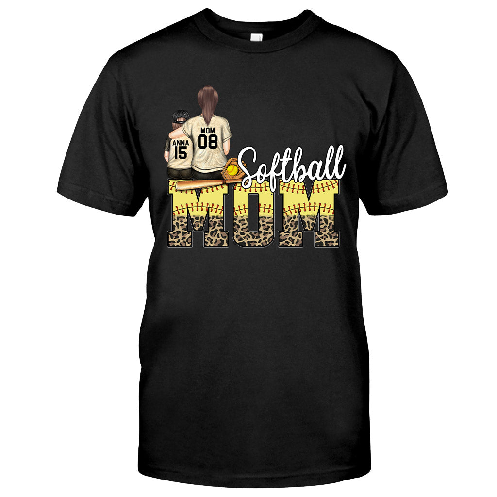 Softball-Mama – Softball-Geschenk für Mama – Personalisiertes T-Shirt und Hoodie