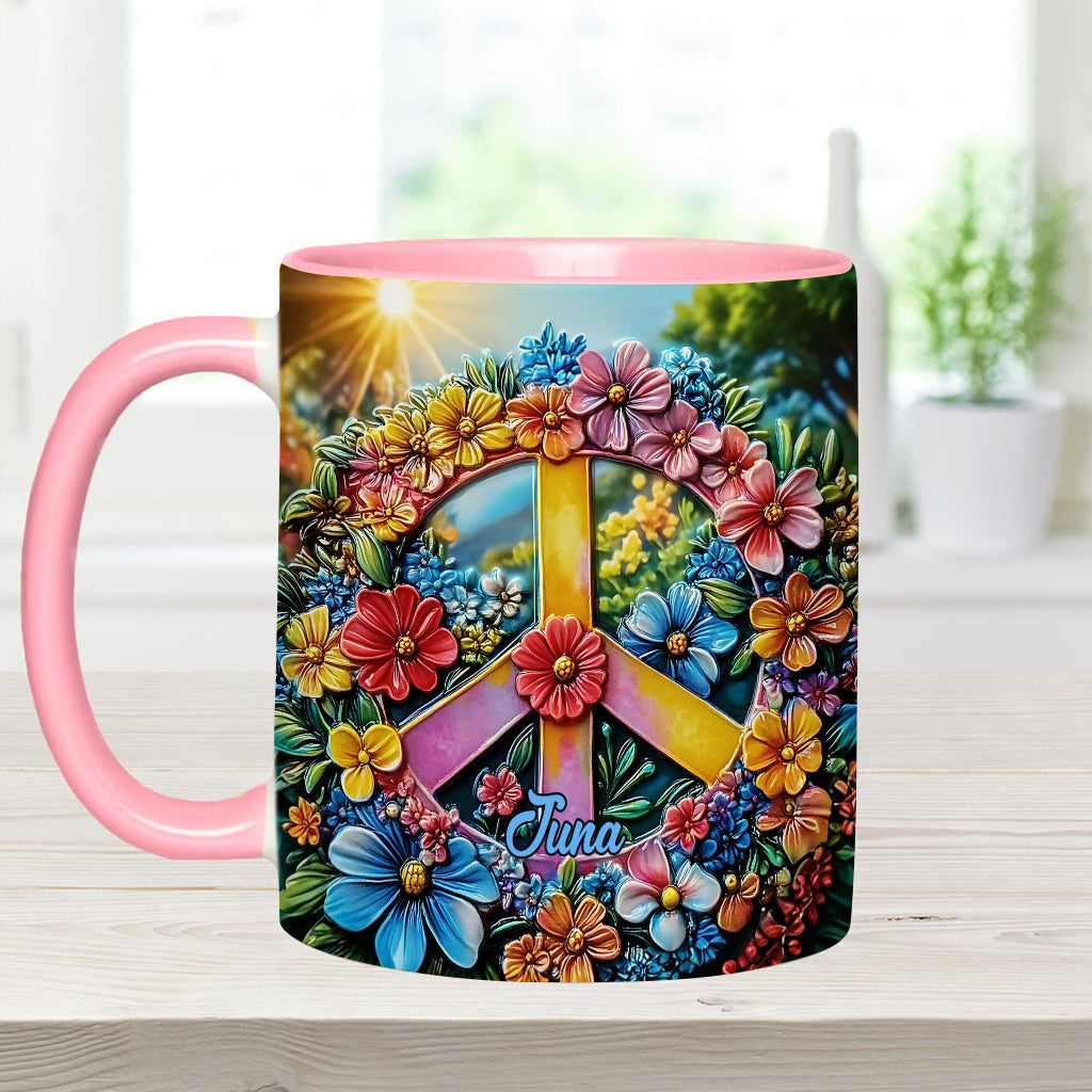 Personalisierte Tasse mit Blumen-Friedenszeichen und Hippie-Akzent