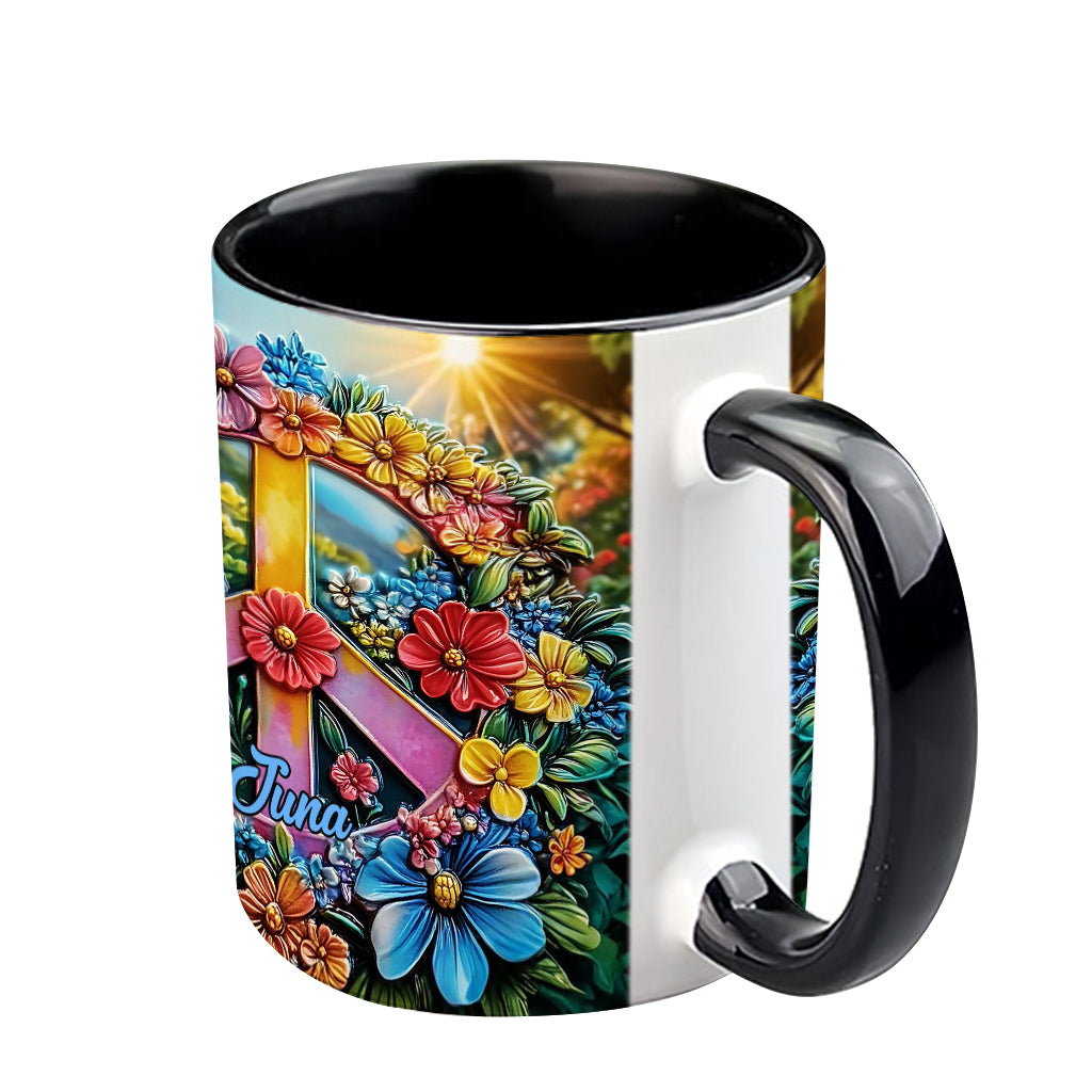 Personalisierte Tasse mit Blumen-Friedenszeichen und Hippie-Akzent