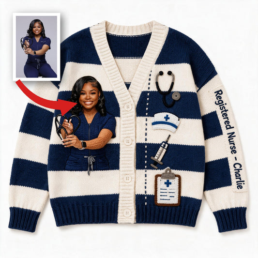 Personalisierter schwarzer Nurse Life gestreifter Strickcardigan, durchdachtes Geschenk für Gesundheitsarbeiter