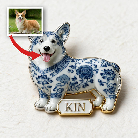 Personalisierte blaue & weiße Porzellan Welsh Corgi 3D-Relief Emaille-Anstecknadel, Geschenk für Corgi-Besitzer