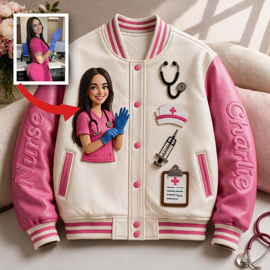 Personalisierte Varsity-Jacke für Krankenschwestern mit süßem RN-Design - Perfektes Geschenk für das Pflegepersonal