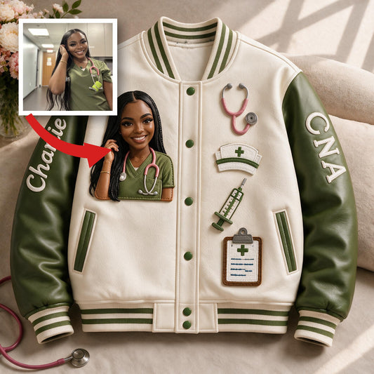Personalisierte CNA Schwarze Krankenschwester Varsity Jacke, Perfektes Geschenk für Pflegepersonal, Abschluss und Pflegewoche