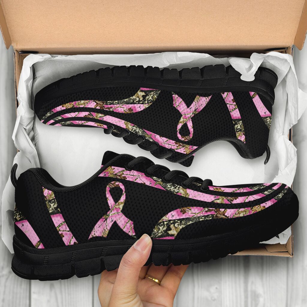 Pink Ribbon Sneakers zur Sensibilisierung für Brustkrebs 0622