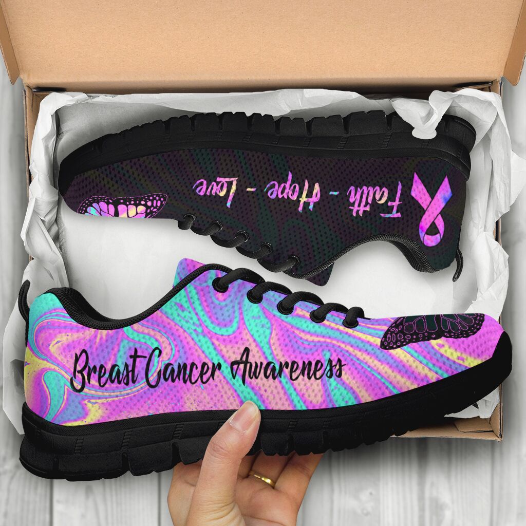 Sneaker zur Sensibilisierung für Brustkrebs – Glaube, Hoffnung, Liebe 0622