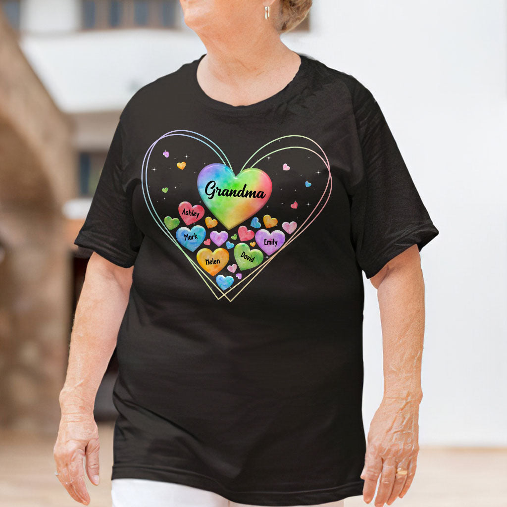 Buntes Herz für Oma und Mutter – Geschenk für Oma, Mama – Personalisiertes T-Shirt und Hoodie