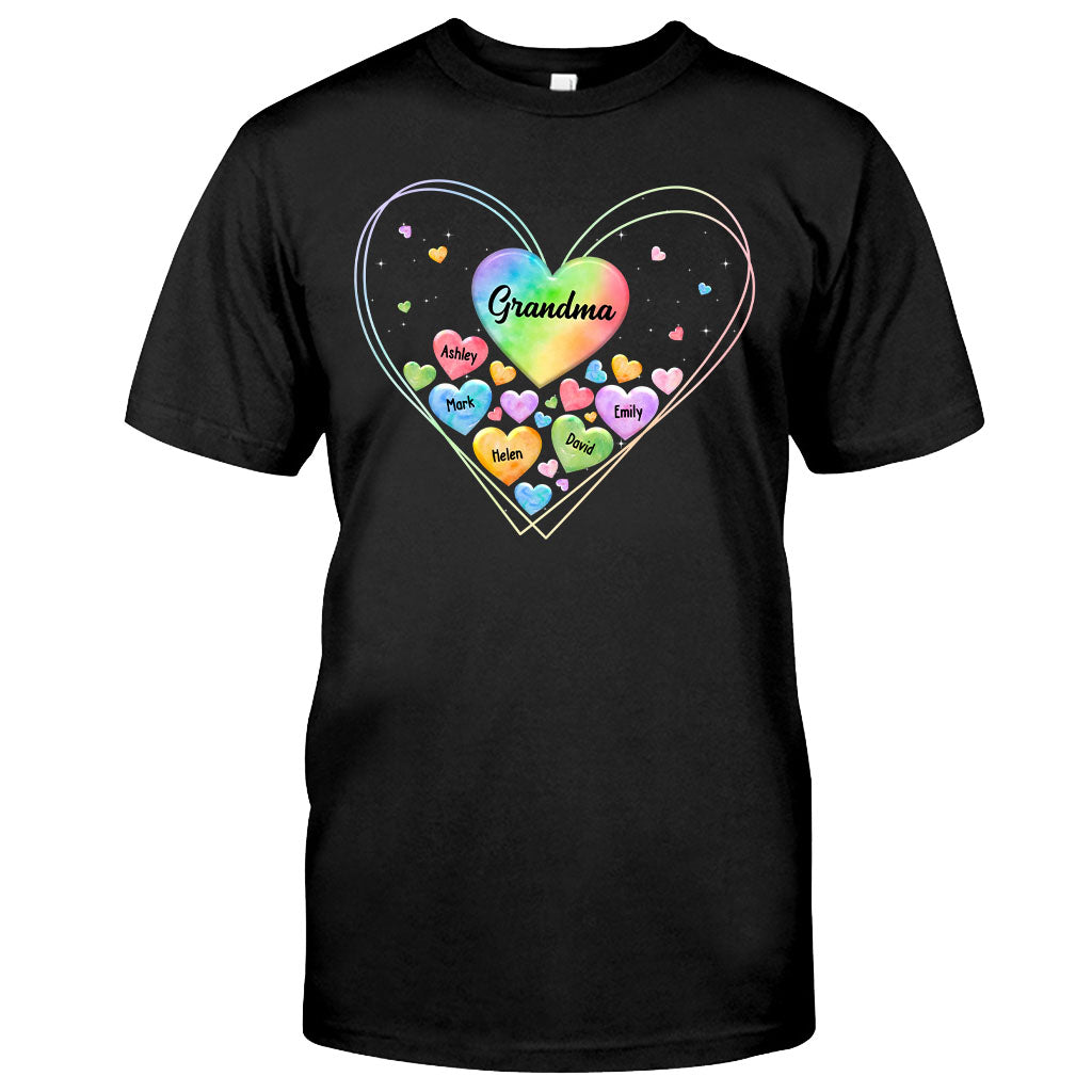 Buntes Herz für Oma und Mutter – Geschenk für Oma, Mama – Personalisiertes T-Shirt und Hoodie
