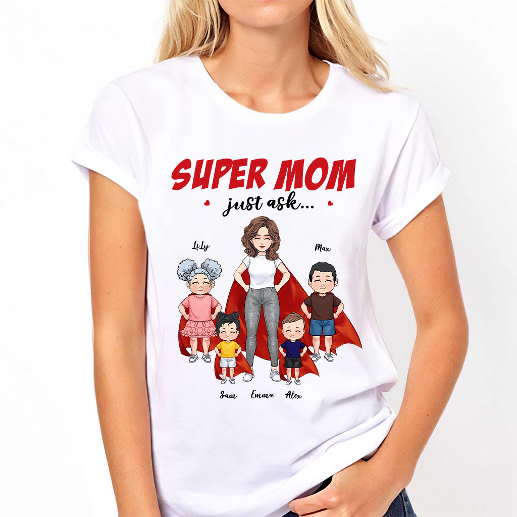 Supermama – Geschenk für Mama und Oma – Personalisiertes T-Shirt und Hoodie