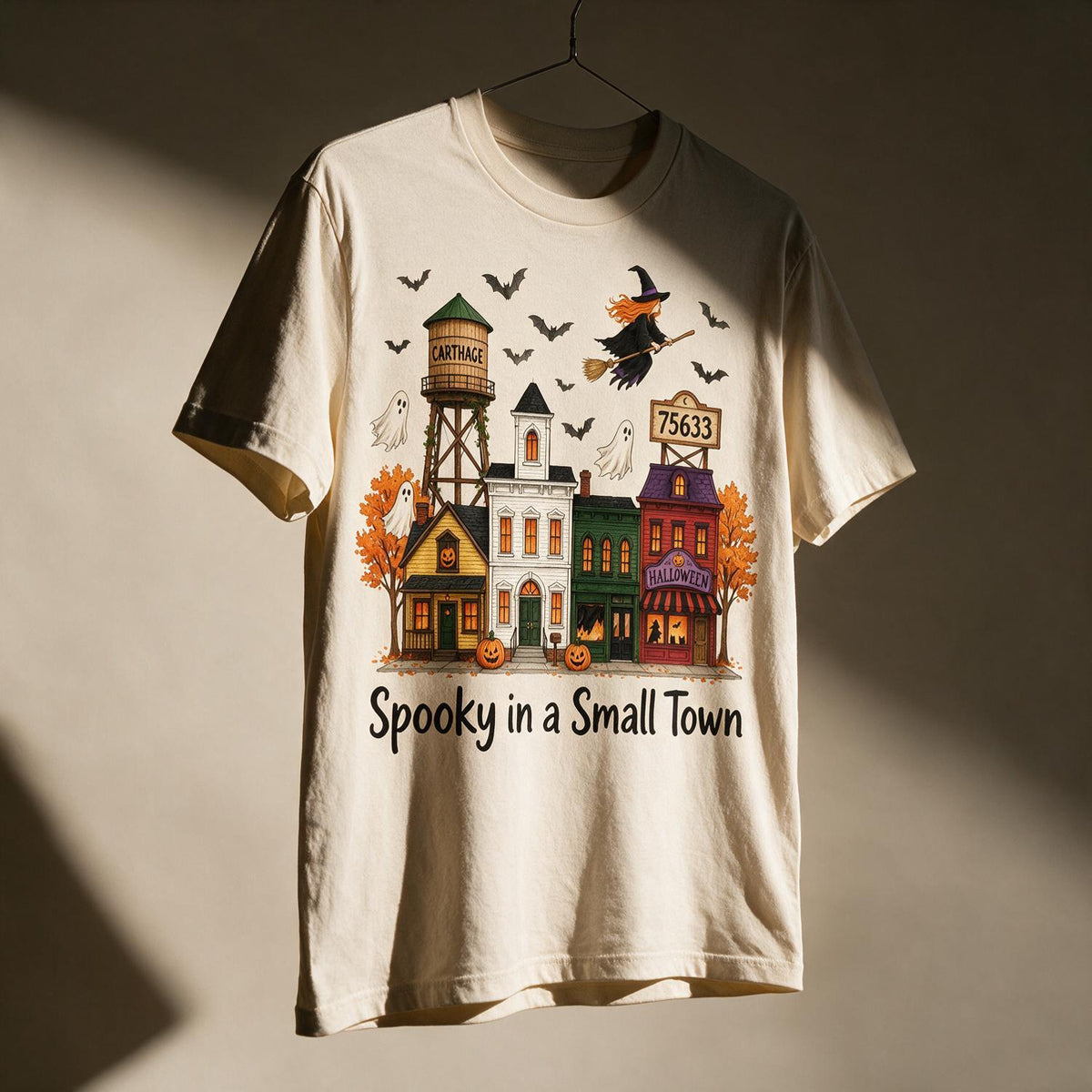 Personalisierte Foto Halloween Spooky Kleinstadt Shirt, Stadtname & PLZ