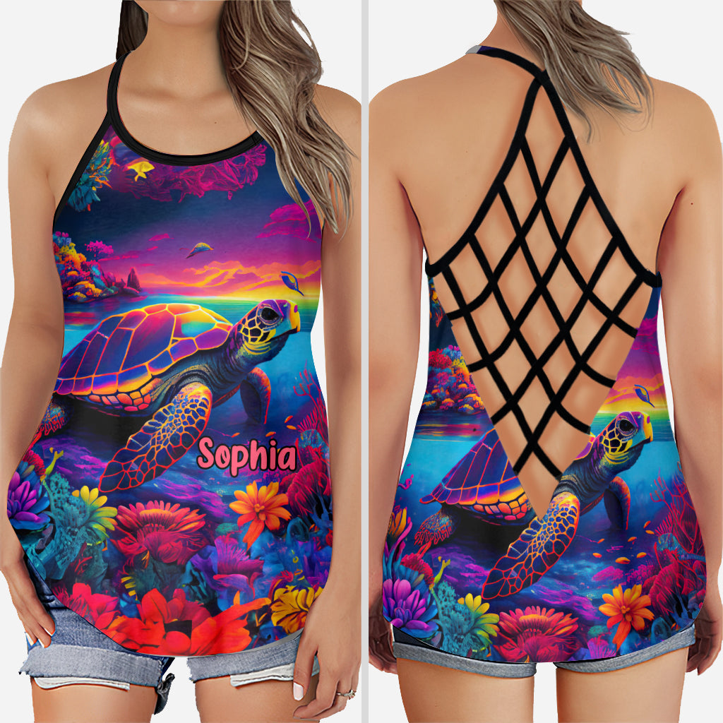 Salty Lil' Beach - Personalisiertes Tanktop mit Schildkrötenkreuz