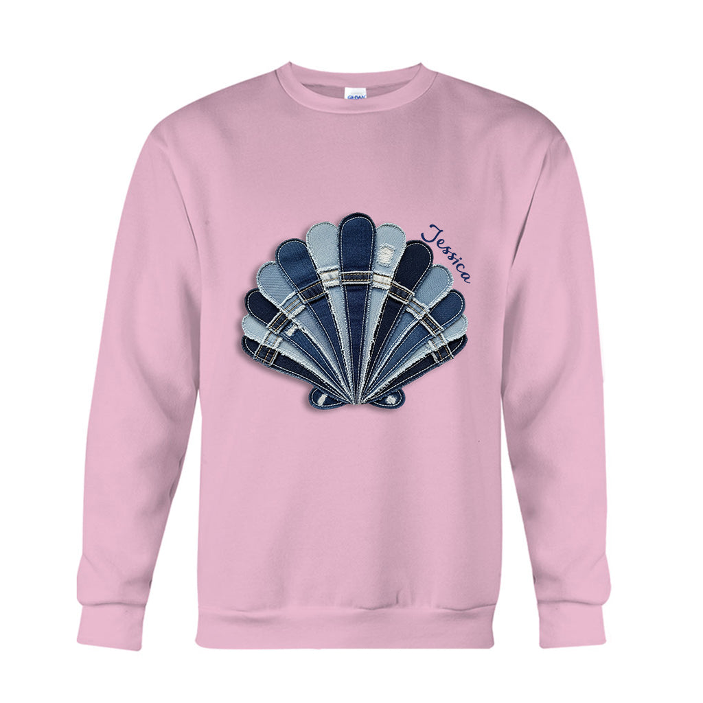 Das blaue Meer wartet – Personalisiertes T-Shirt und Hoodie für Meeresliebhaber