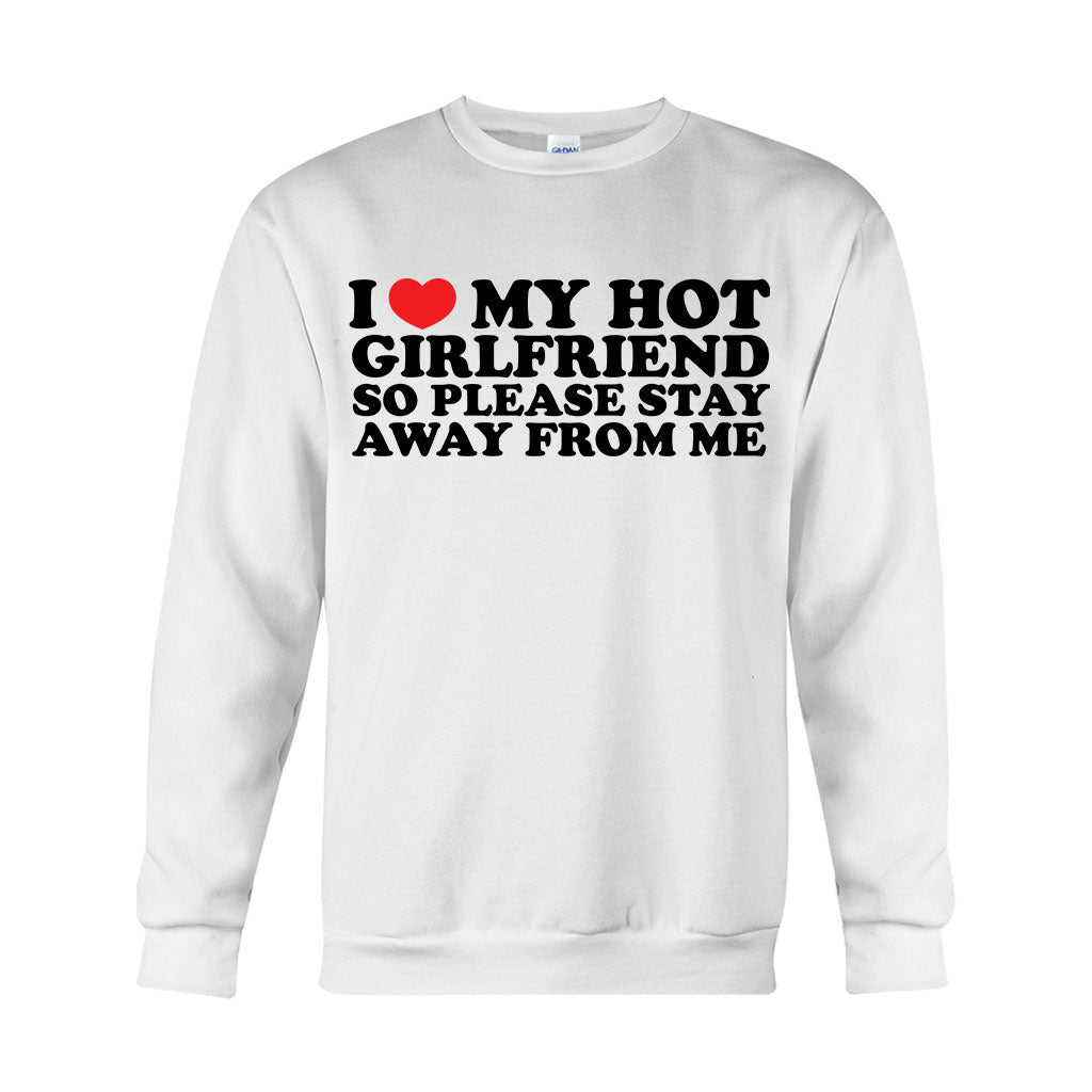 Ich liebe meine Freundin – Personalisiertes Partner-T-Shirt und Hoodie