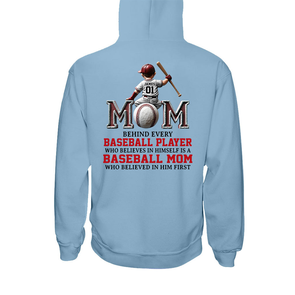 Mama von Basketballern – Personalisiertes Mutter-T-Shirt und Hoodie