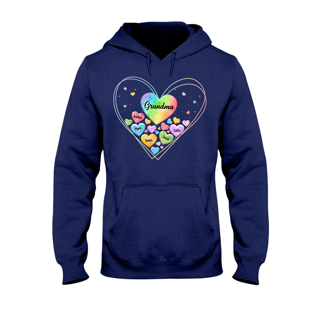 Buntes Herz für Oma und Mutter – Geschenk für Oma, Mama – Personalisiertes T-Shirt und Hoodie