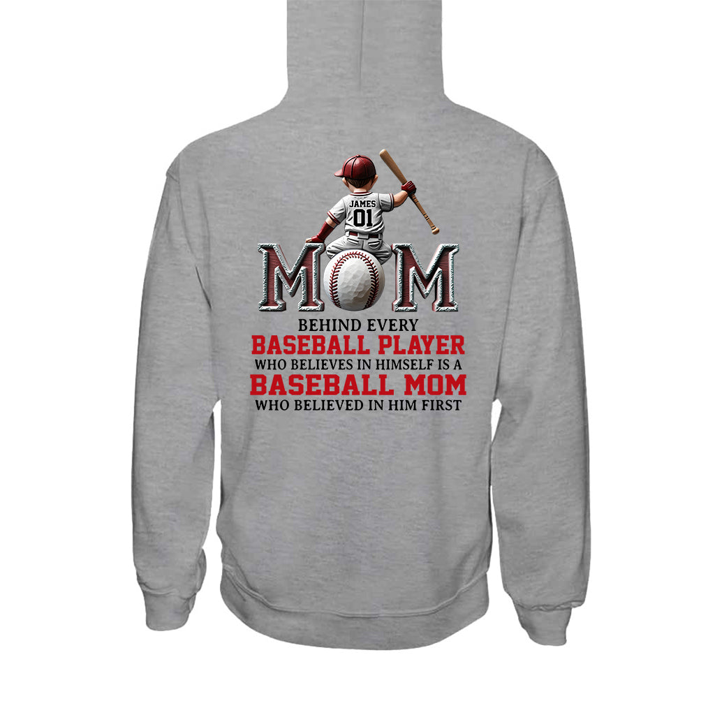 Mama von Basketballern – Personalisiertes Mutter-T-Shirt und Hoodie