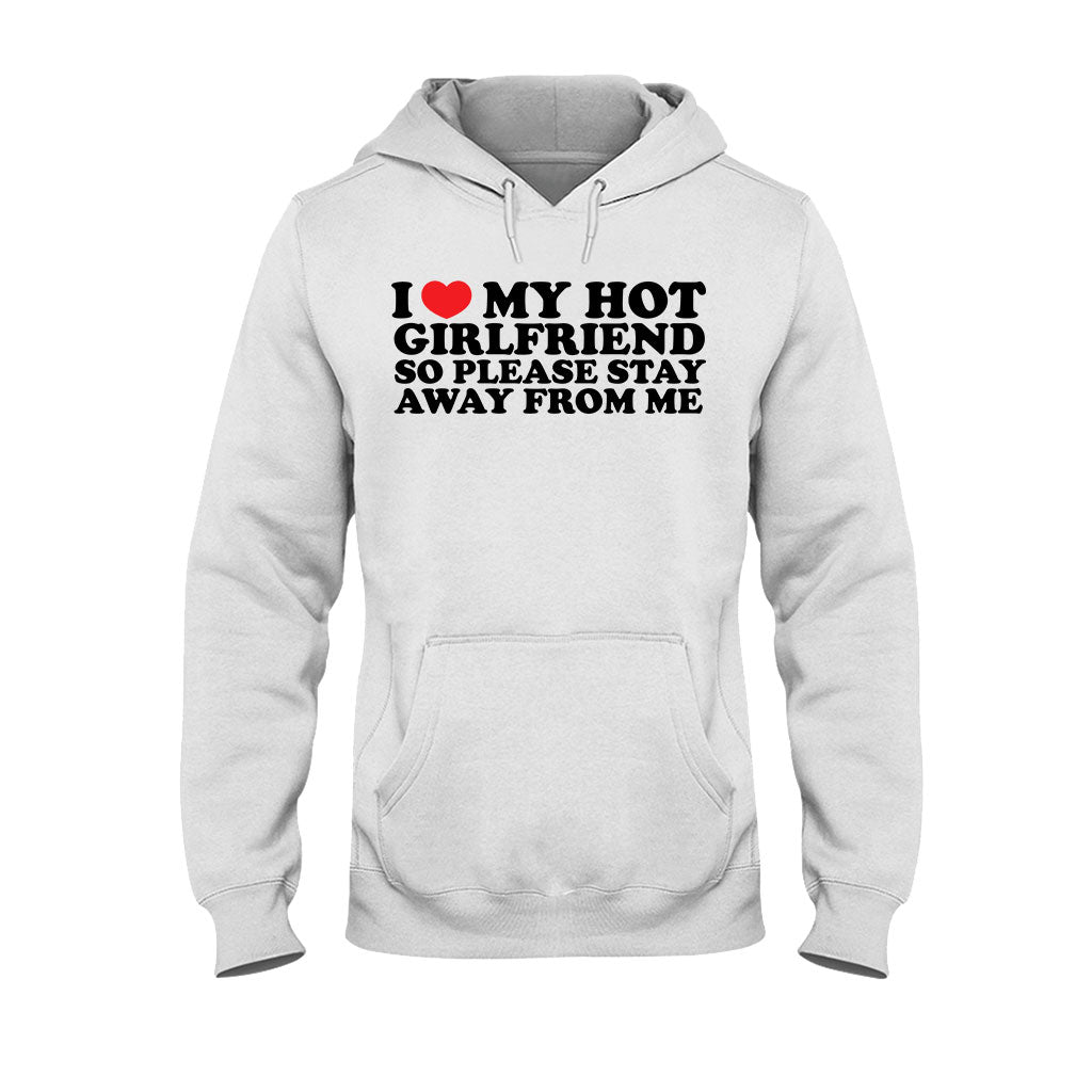 Ich liebe meine Freundin – Personalisiertes Partner-T-Shirt und Hoodie