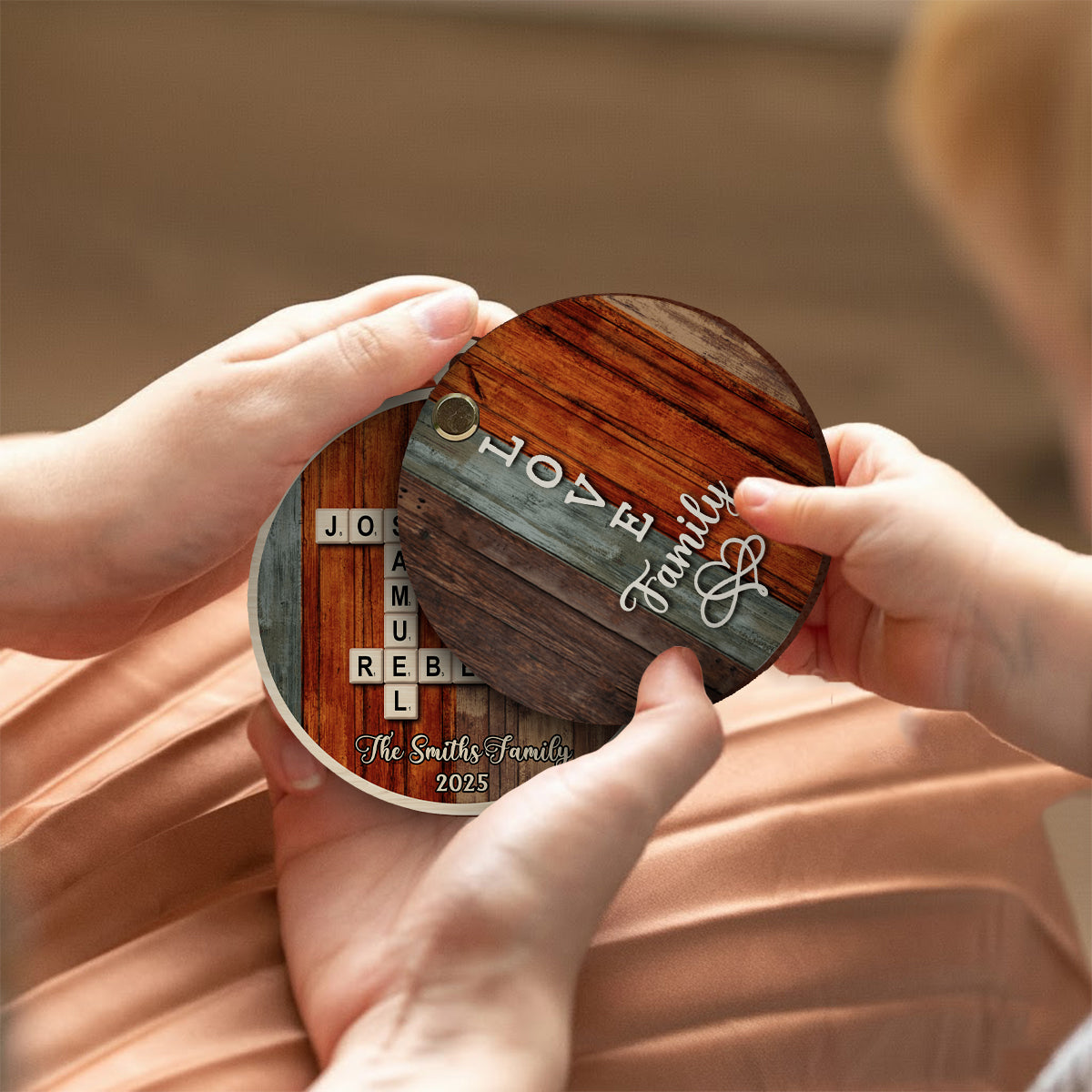 „Liebe Familie“-Kreuzworträtsel/Scrabble-Puzzle – Personalisierter Familien-Wende-Ornament