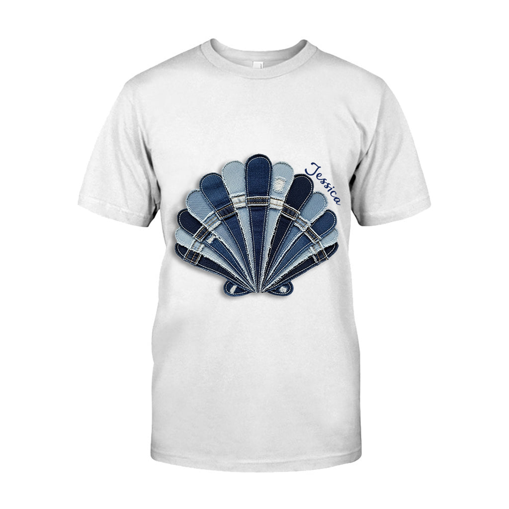 Das blaue Meer wartet – Personalisiertes T-Shirt und Hoodie für Meeresliebhaber