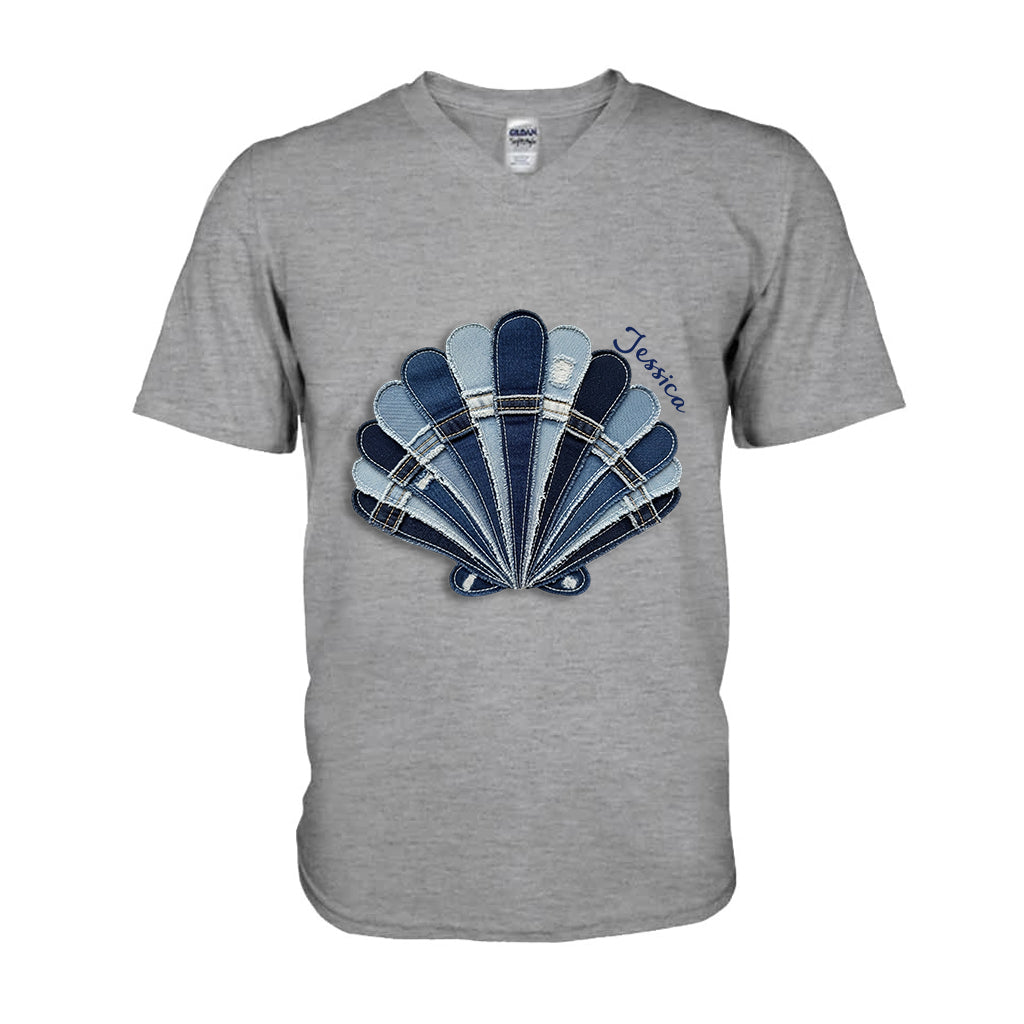 Das blaue Meer wartet – Personalisiertes T-Shirt und Hoodie für Meeresliebhaber