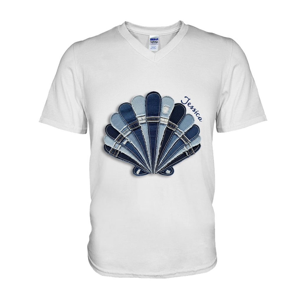 Das blaue Meer wartet – Personalisiertes T-Shirt und Hoodie für Meeresliebhaber