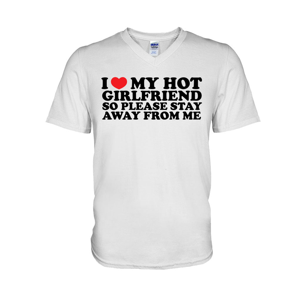 Ich liebe meine Freundin – Personalisiertes Partner-T-Shirt und Hoodie
