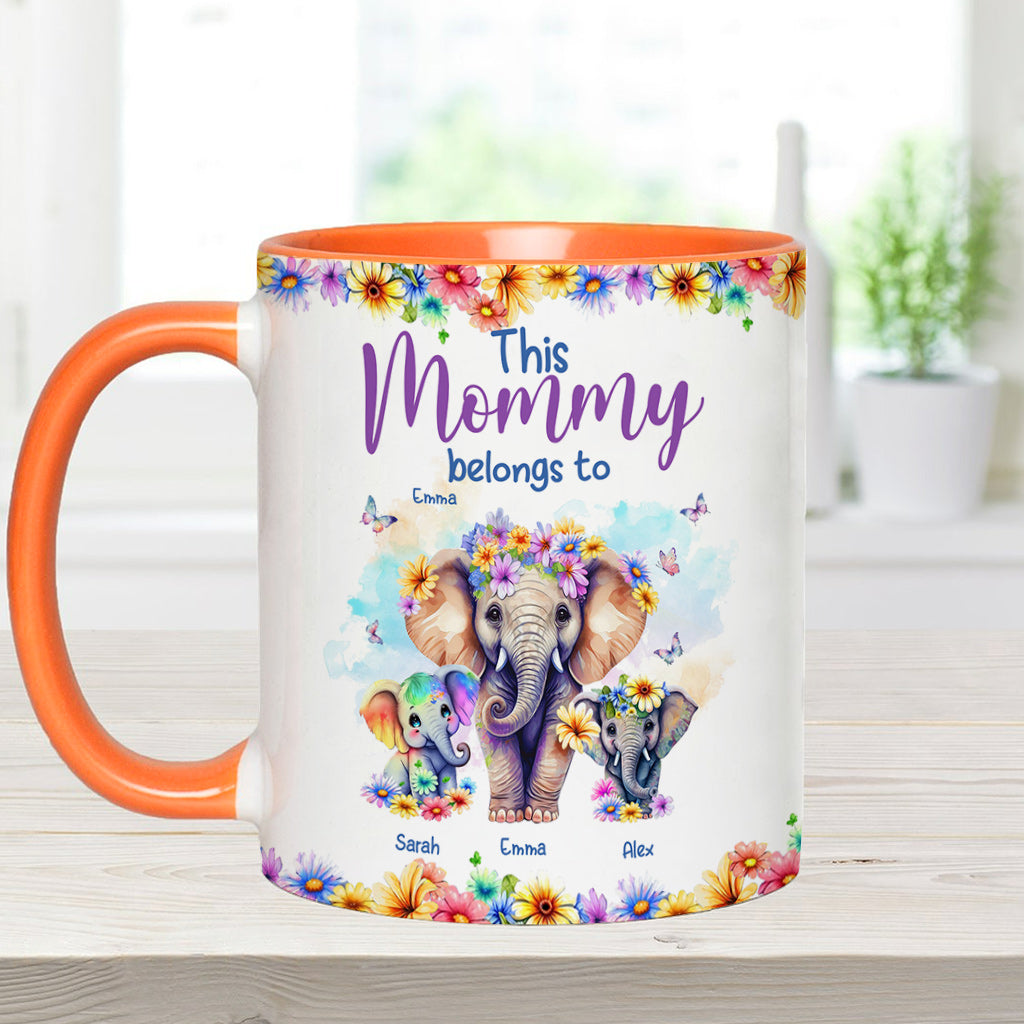 Elefanten – Diese Mama gehört zu uns – Personalisierte Tasse mit Muttermotiv