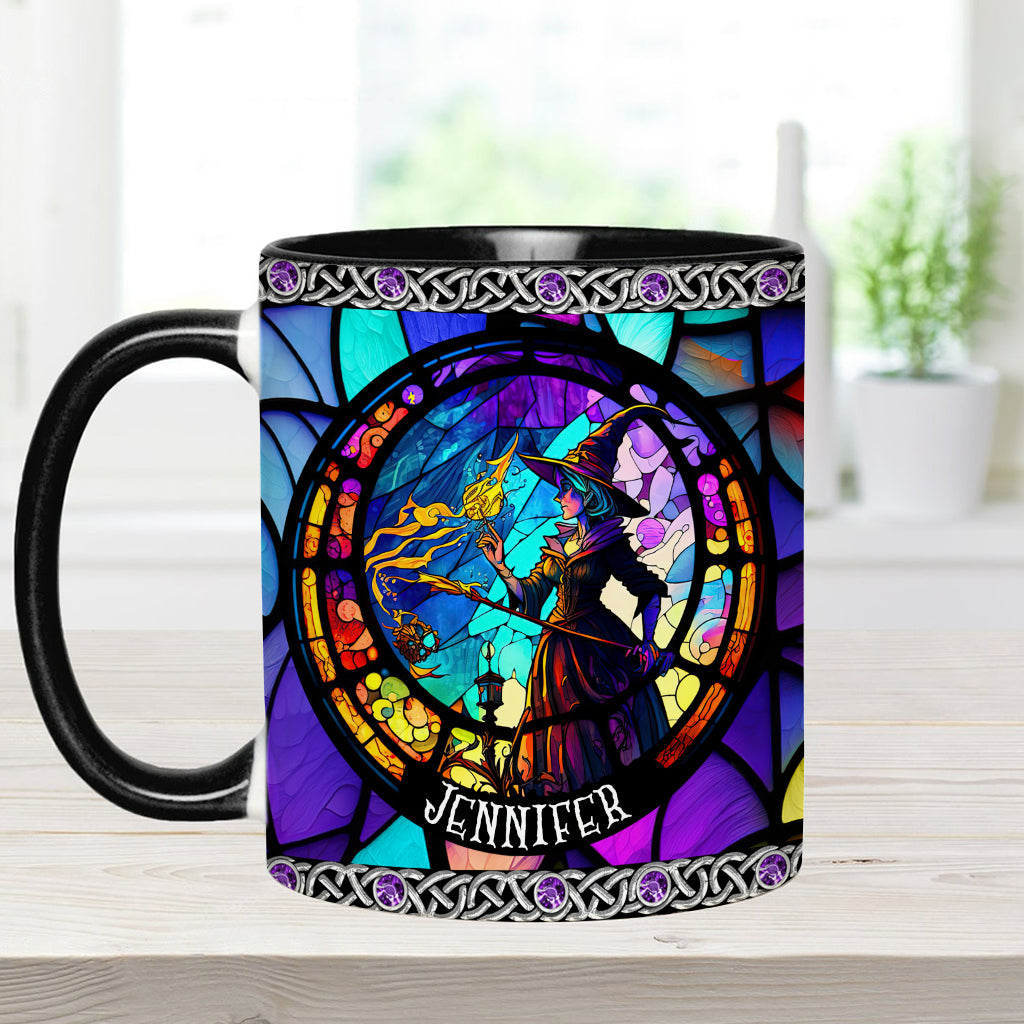 Wunderschöne Hexe aus Buntglas – personalisierte Tasse mit Hexenmotiv