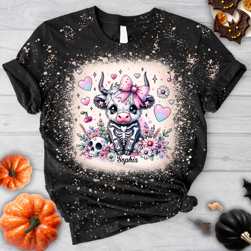 Niedliches, gruseliges Halloween-Hochlandrind – personalisiertes gebleichtes T-Shirt
