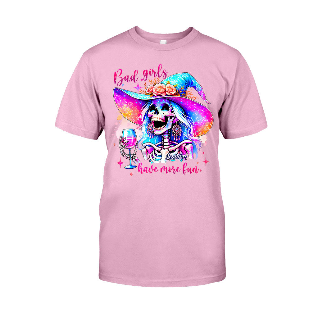 „Böse Mädchen haben mehr Spaß“ – Personalisiertes Hexen-T-Shirt und Hoodie