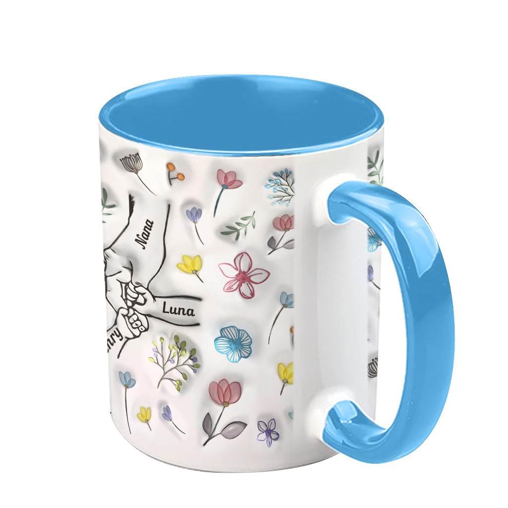 Händchenhaltende Oma, Mama, Nana – Personalisierte Tasse mit Oma-Akzent