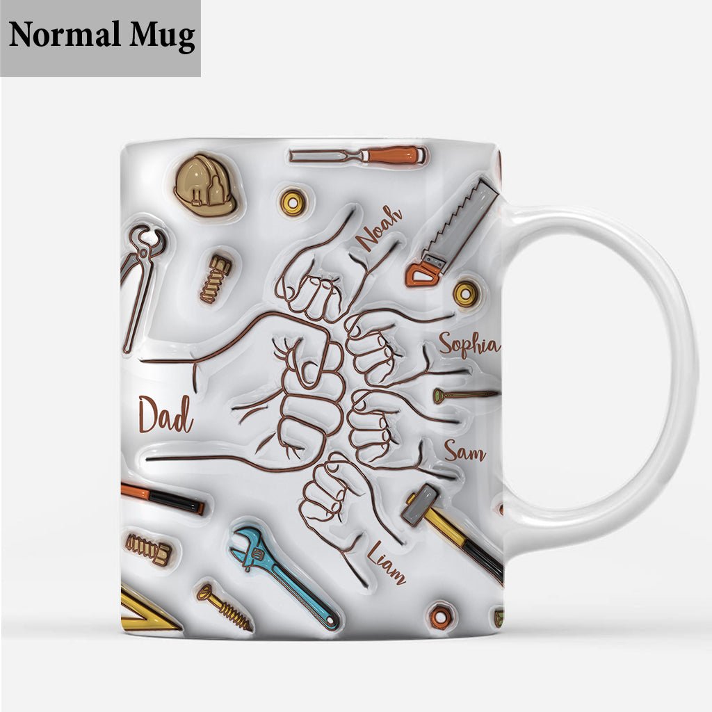 Vater und Kinder geben sich ein High Five – personalisierte Vatertasse