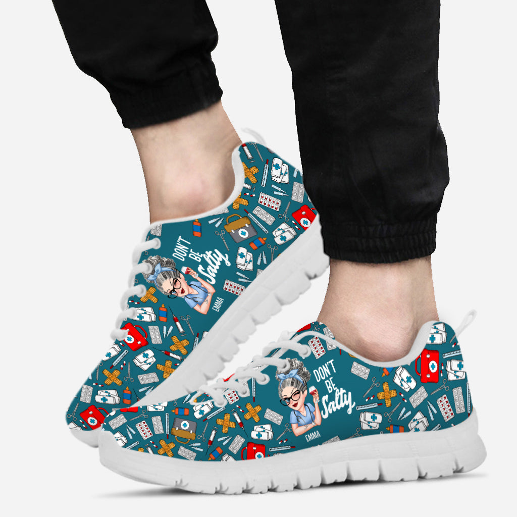 Sei nicht sauer – personalisierte Pflege-Sneaker