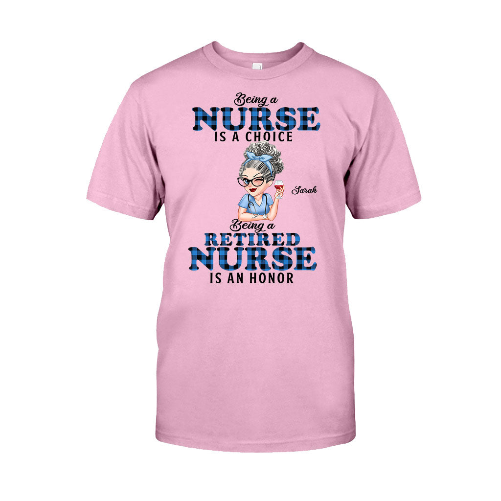 Als pensionierte Krankenschwester eine Ehre zu sein – personalisiertes T-Shirt und Hoodie für Krankenschwestern