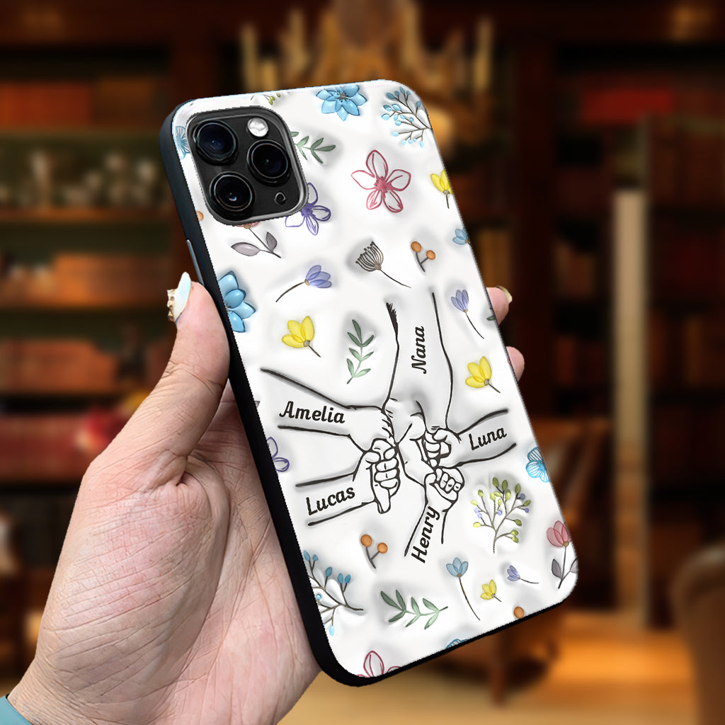 Händchenhaltende Oma, Mama, Nana – Personalisierte Oma-Handyhülle