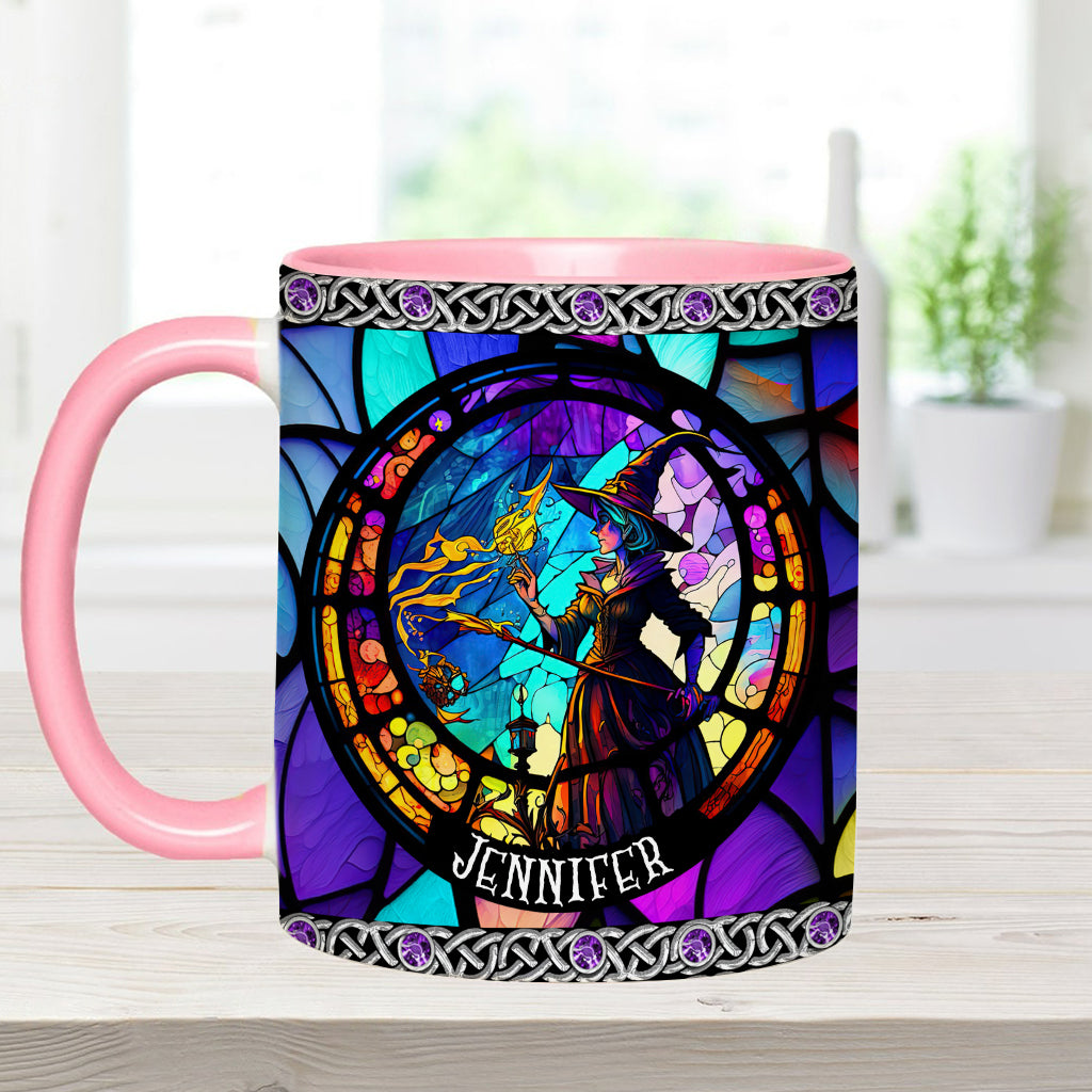 Wunderschöne Hexe aus Buntglas – personalisierte Tasse mit Hexenmotiv