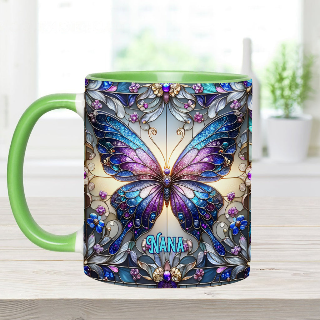 Oma Schmetterling – Personalisierte Tasse mit Oma-Akzent