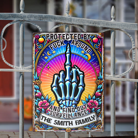 Geschützt durch Fck Around and Find out Überwachung - Personalisiertes Totenkopf-Rechteck-Metallschild