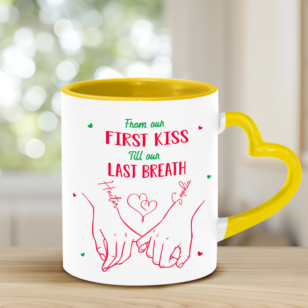 Vom ersten Kuss bis zum letzten Atemzug – Personalisierte Tasse mit Herzgriff für Paare