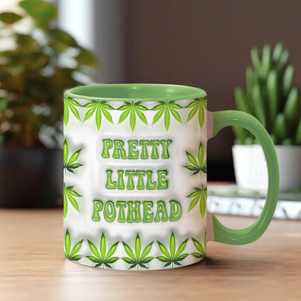 Hübsche kleine Kifferin – personalisierte Tasse mit Cannabis-Akzent