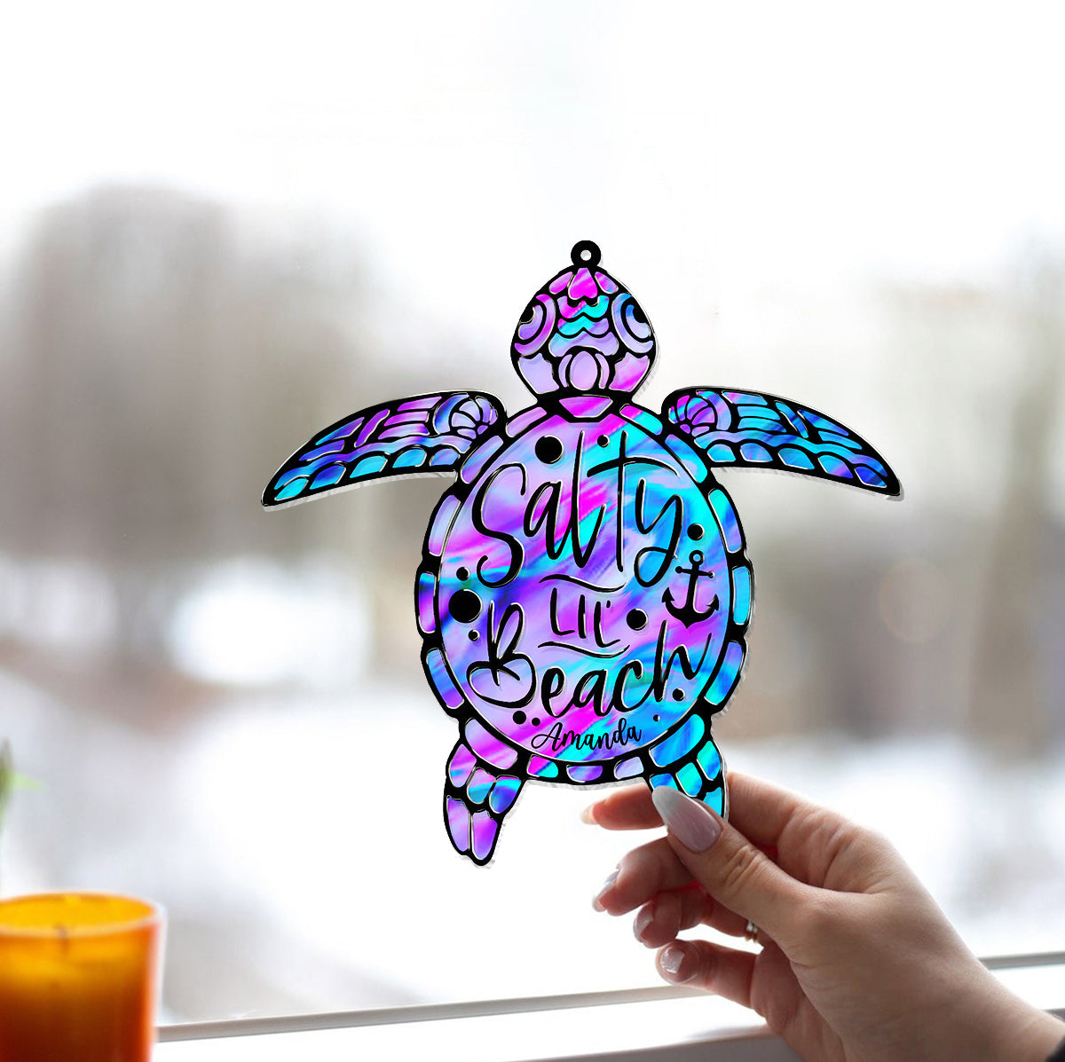Salty Lil' Beach – Personalisierter Schildkröten-Fensterhänger als Sonnenfänger 