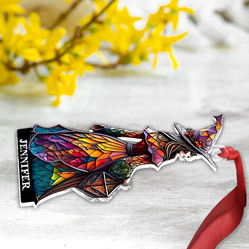 Wunderschöne Hexe – personalisierter Hexen-Anhänger in individueller Form