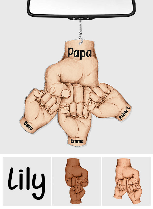 Faustgruß – Personalisierter Autoanhänger „Vater“ in individueller Form